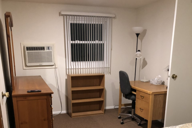 Bedroom - Comfortable Apartment in Uniondale near Hofstra