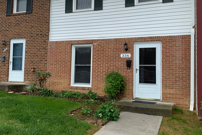 Outside Street View - Carriage Hill- Now Taking Applications for Fall 2025