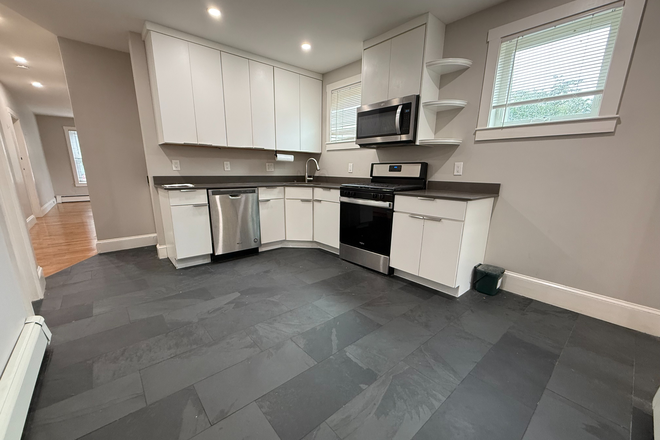 1 - AVAIL NOW NO FEE!?Riverside 3bed?Central Air?Updated?Pets Allowed?DW?Parking?No Broker Fe