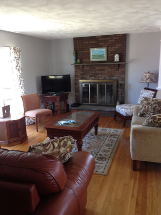 Living Room - Available for a group of 3! Beautiful 3 bedroom home in Sand Hill Cove!