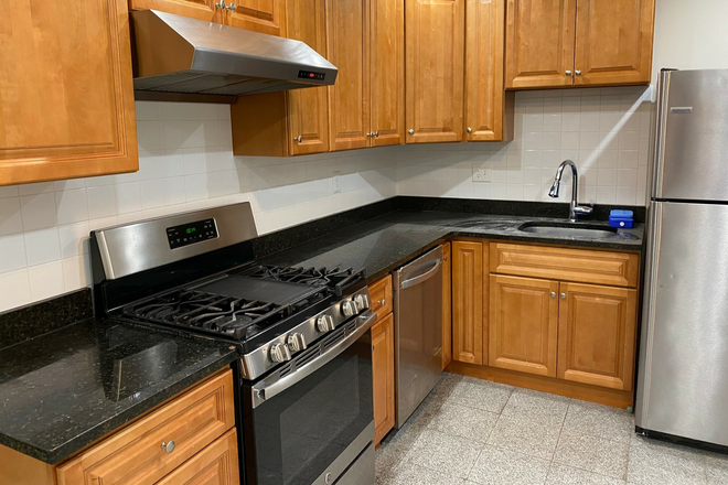 Call NOW for showings! 617-236-8550 - NORTHAMPTON ST - *9/1/2026* PART FRNISHED FLOOR THRU BRWNSTNE 4BR/1BA W/ EQUAL BDROMS, IN UNIT LNDRY Apartments