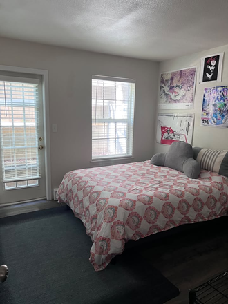Bedroom for rent (bed is available or can be moved) - Private Bathroom + Private Bedroom in Boulder's Best Neighborhood!