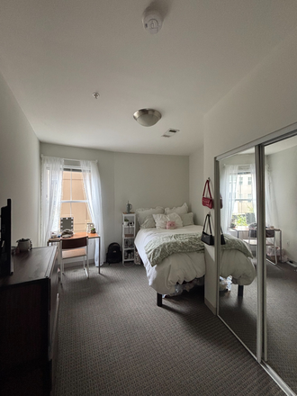 Bedroom - Landmark Apartments 4x2 layout (PRIVATE BATHROOM + multiple rooms available)