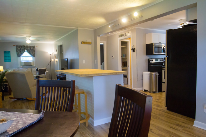 Kitchen - 4 Bedroom - 2026-2027 Academic Year - Harbour Island, Narragansett House