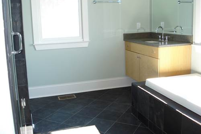 BATHROOM - 13 Brewster Court - 3Bd 2.5ba Walk to MUSC House