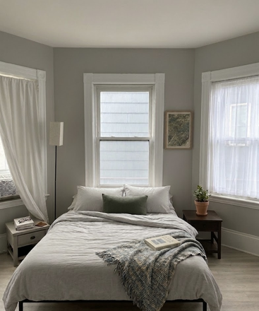 Bedroom - Porter square apartment/4 minute walk to the red line