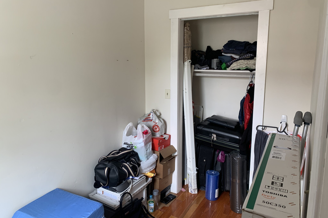 Call NOW for showings! 617-236-8550 - HAMMOND ST - GREAT VALUE IN SOUTH END! 3BR/1BA NEAR RUGGLES FOR *9/1/2026* W/ LNDRY IN BLDNG, DW! Apartments