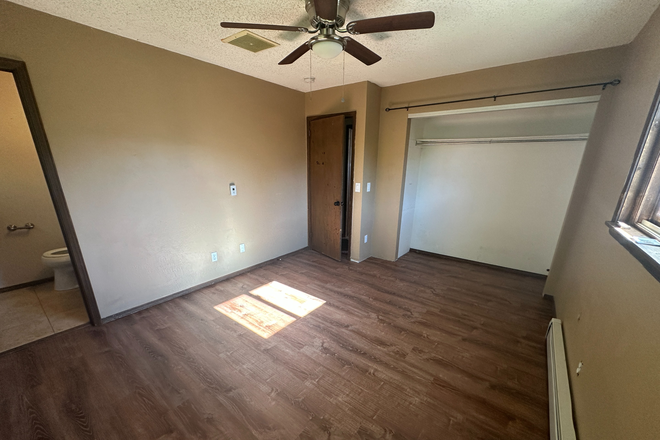 Bedroom + Closet Space - Gorgeous room + half bath for rent in South Boulder!  House