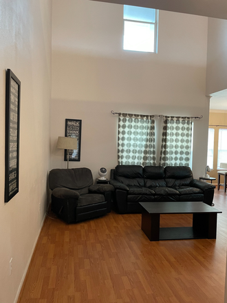 Living room - FURNISHED ROOM AVAILABLE January 2026 - Flexible lease Townhome
