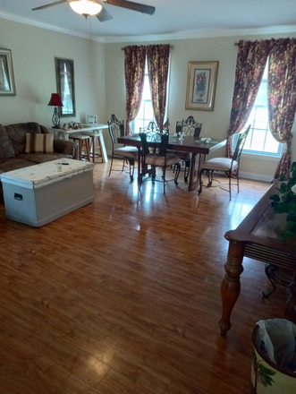 Living Dining Room - LYNNWOOD SUBDIVISION PRIVATE HOME