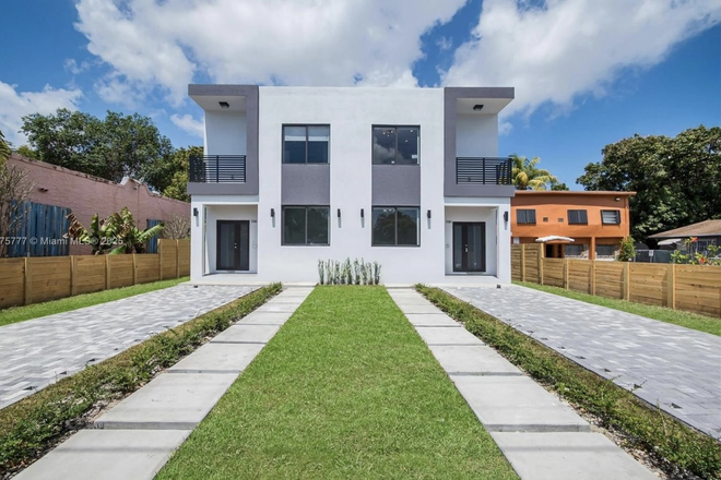 Front view of the property - Brand New Construction Townhouse w/ Private Pool, 5 mins away from Hospital