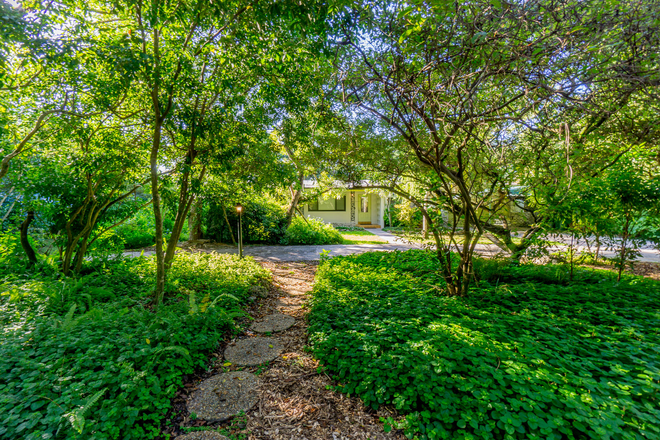 Enjoy The Quiet And Privacy - Fabulous South Miami