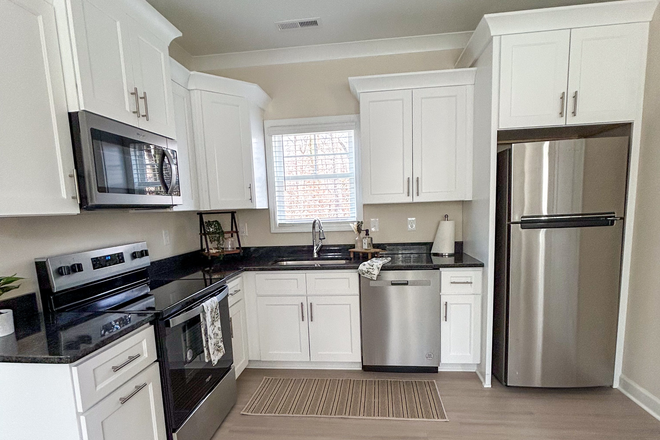 Kitchen - Charlton Farms House