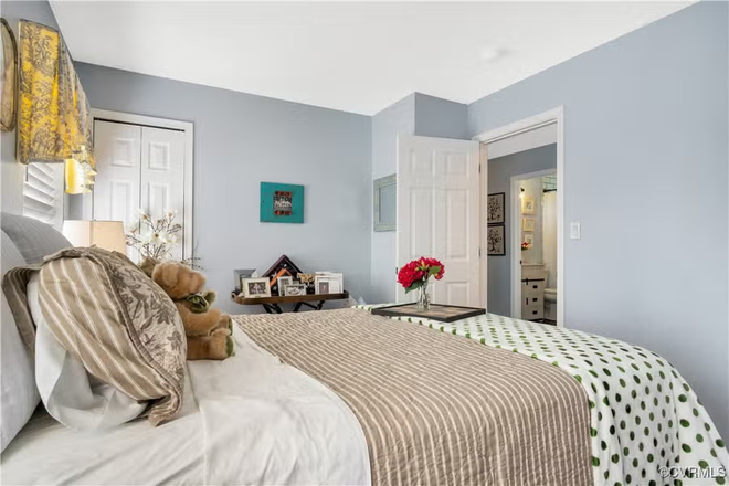 Renter's Room - Private Ensuite Room Near William & Mary House