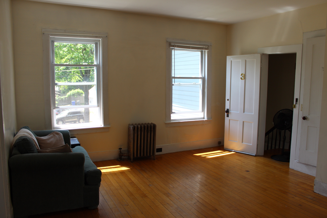 Living Room - 2 Bedroom Apartment, within walking distance to town and campus