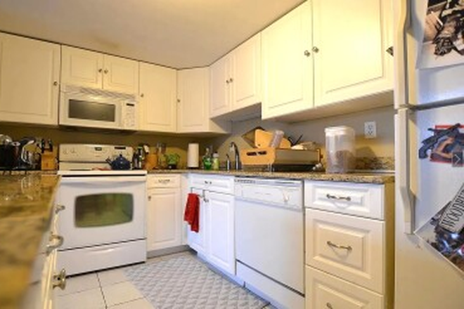 LIVING - BEAUTIFUL 2 BED/2 BATH WITH GAS, HEAT AND HOT WATER INCLUDED AVAIL. 9/1/25! Apartments