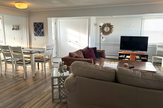 Living Room - Available for a group of 3! Beautiful 3 bedroom home near Scarborough State Beach!