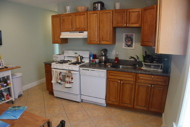2 - Conveniently located duplex by the T. 3 bed or One bed with two home offices.