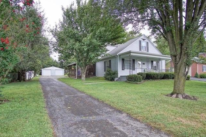 FRONT VIEW - Big Room in a 4 Bedroom House with a Garage