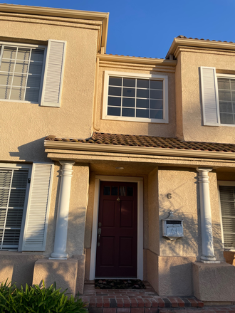 Front of Private Home - Private Bedroom with Separate Study & Bathroom for Quiet Female Student – Aliso Viejo