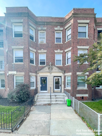 ... - CHARMING 4 BED WITH DINING ROOM, CLOSE TO TRANSIT LINES Triplex