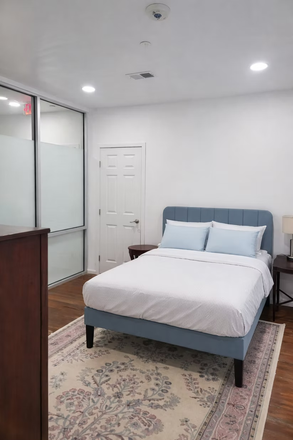 3rd floor Bdrm 1 - Fully furnished executive high end 2BDRM/2BA, All included - utilities, cleaning, wash and fold Apartments