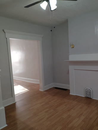 Entry - Classic Philly Home - 3 bed 2 Bath