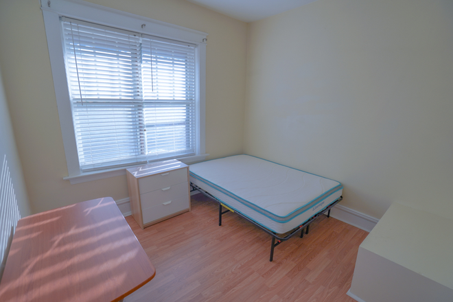 Bedroom - 6015 Waterman #2