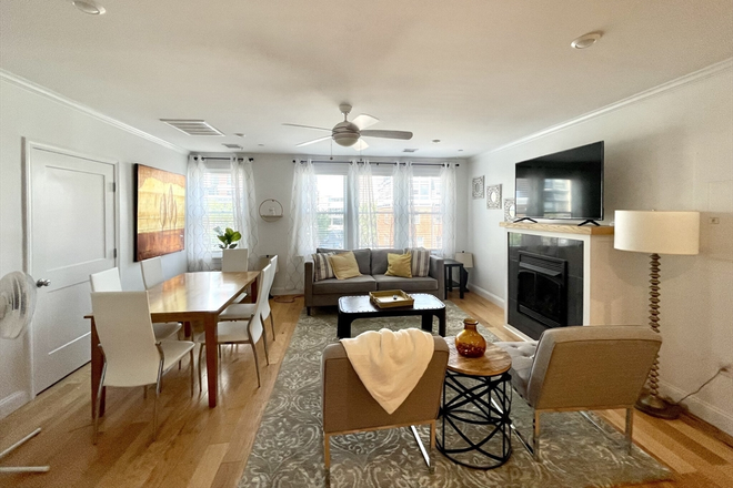 Call call or text Arezou at 617-584-7817 - 2 BED 2 BATH IN NEWER BUILDING WITH W/D IN UNIT AND CENTRAL AC!!!VERY CLOSE TO NEU Apartments