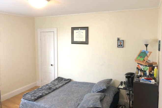 Bedroom 2-2 - Renovated home w/free laundry next to red line in peaceful neighborhood