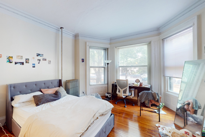 Bedroom-LIVINGROOM - BEACON ST FRONT FACING STUDIO  MOVE IN TODAY ST MARY'S T STOP Apartments