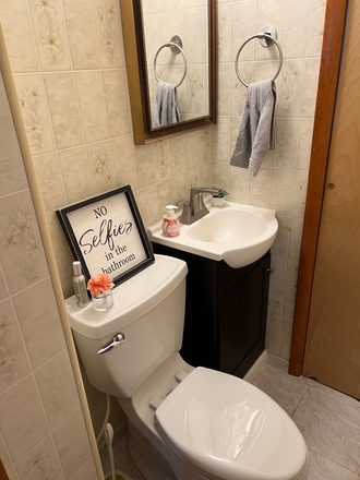 Half bath - Russell St Bedroom Available!