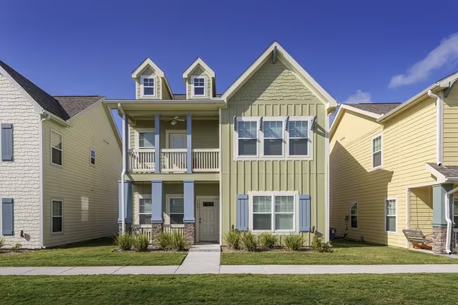 Example House - DISCOUNTED COLLEGE TOWN LEASE