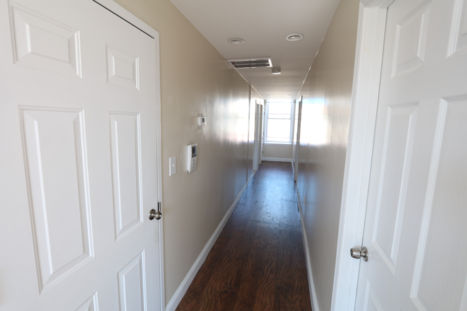 Hall/Entry - South High Apartments