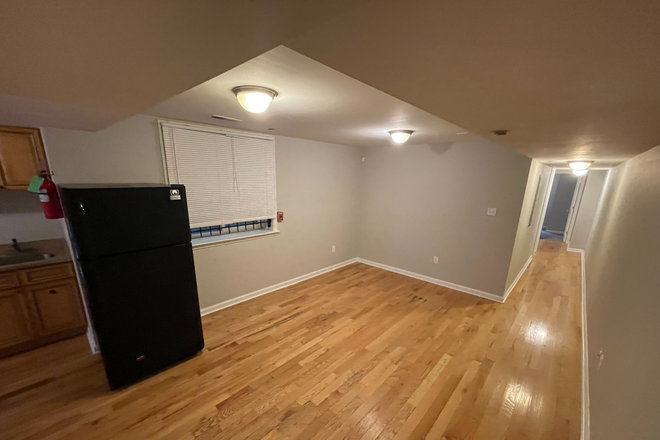 Living Room A - 1623 W. Diamond St. Apartments