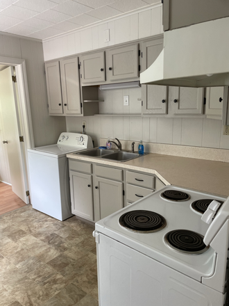 Kitchen with Washer - 4 Bedrooms - Close to UCONN Bus Line House