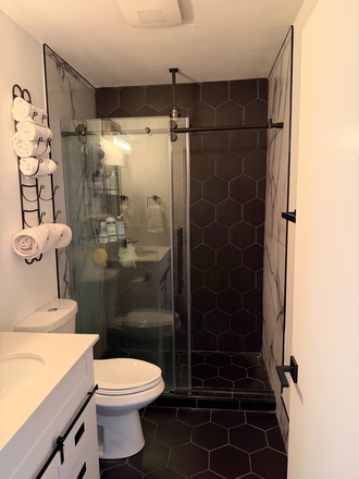 bathroom - Condo- walk to campus