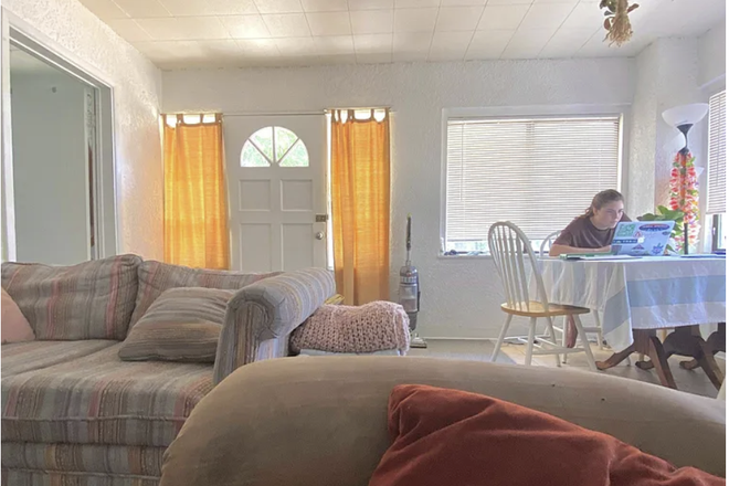 living room - Cozy home close to campus