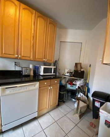 Call NOW for showings! 617-236-8600 - MAGAZINE ST - *NO FEE* DUPLEX 6BR IN CAMBRIDGEPORT AVAIL *9/1/2026* W/ H&HW INC, LNDRY IN BLDNG, DW! Apartments