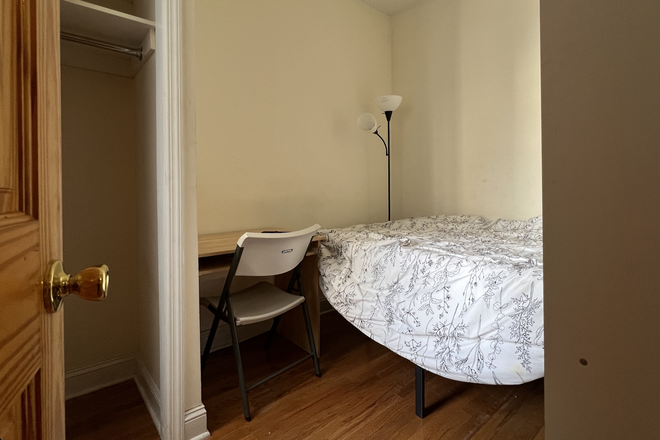 Bedroom - 3 Bedroom Apartment near Sunset Park