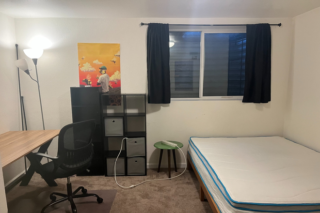 Bedroom - Sublease on Moorhead - Spring or Summer 2026