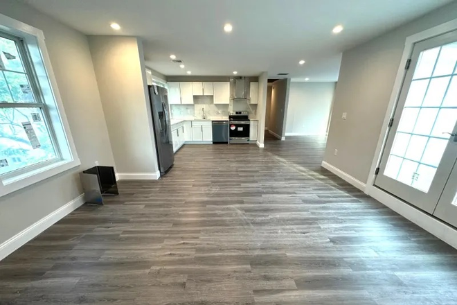 Common Area - Linden St. Unit