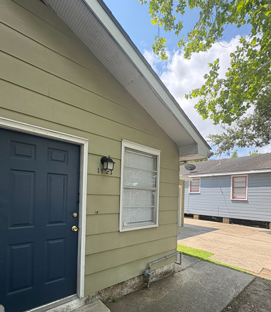 YOUR NEW PLACE TO CALL HOME - 2 Bedroom--NOW!