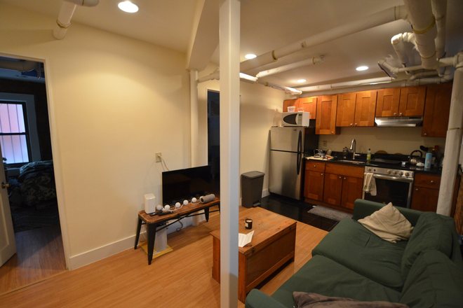 . - Renovated 3-bed on Westland Ave. No broker fee! Contact Will McGowan 617.512.5822 Apartments