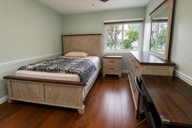 Bedroom-Furnished - 🏡 Furnished Room for Rent in Northwood, Irvine | Utilities Included |