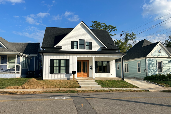 Front of House - The White House 2