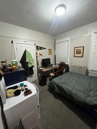 Bedroom - House for sublease right next to campus