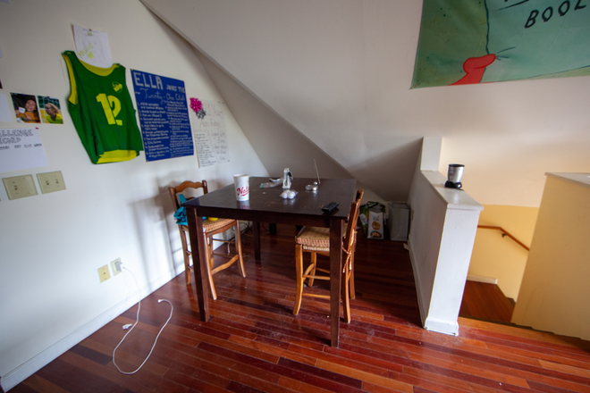 Dining Nook - 72 Buell St. Duplex