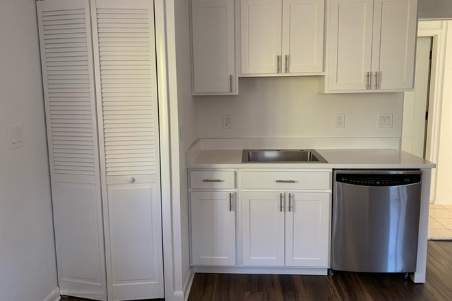 Kitchen - 1BR apt-Walnut Lane-Princeton