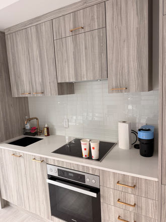 Kitchen - 2 bedroom 2 bathroom near yorkville
